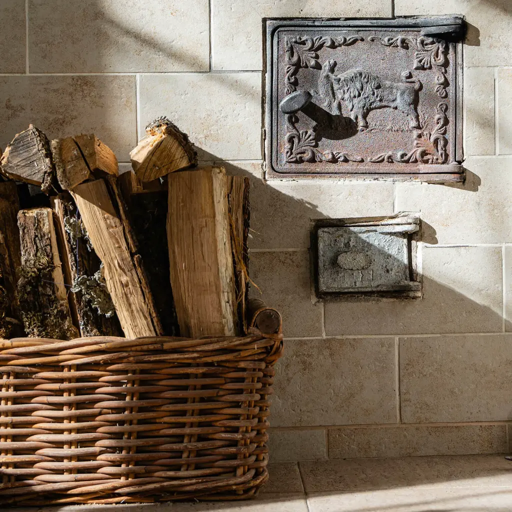 HEI33-Brennholz-Eiche-Ambiente.webp